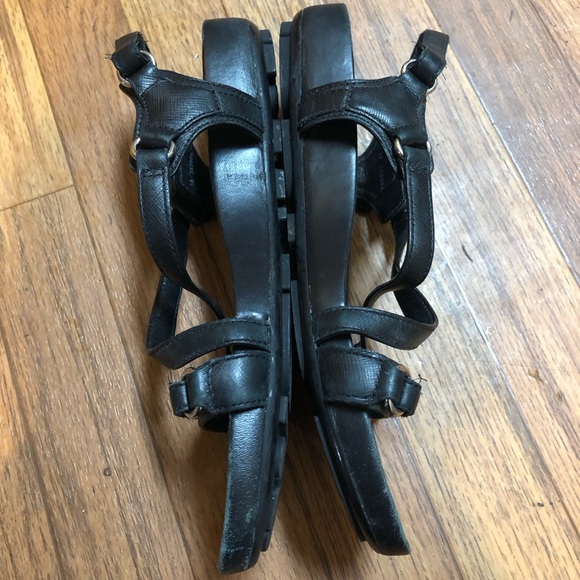 Prada - Picture 4 of 11